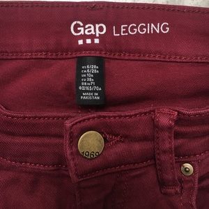 GAP legging jean - maroon denim, size 28